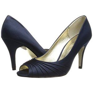 Adrianna Papell Farrel Blue Heels | Size 7
